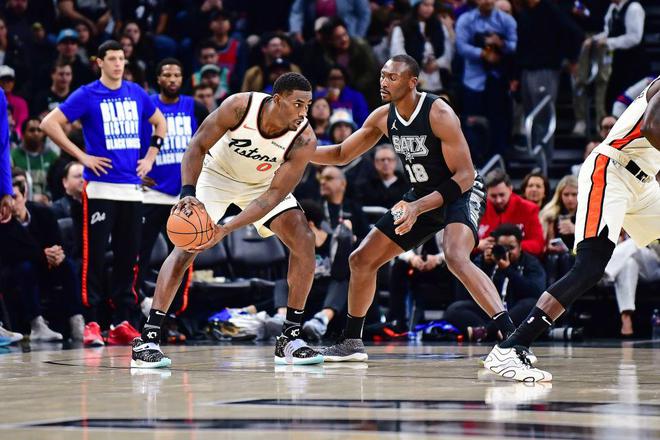 胜马刺5连胜 坎宁安25+12福克斯27分九游会j9ag稳居前六!活塞3人20+大(图1) 胜马刺5连胜 坎宁安25+12福克斯27分九游会j9ag稳居前六!活塞3人20+大(图1)