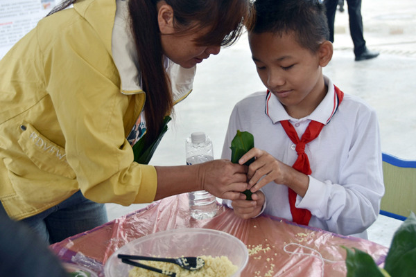 意过端午 童心向党迎“六一”j9国际站登录田东县:浓情粽(图2) 意过端午 童心向党迎“六一”j9国际站登录田东县:浓情粽(图2)